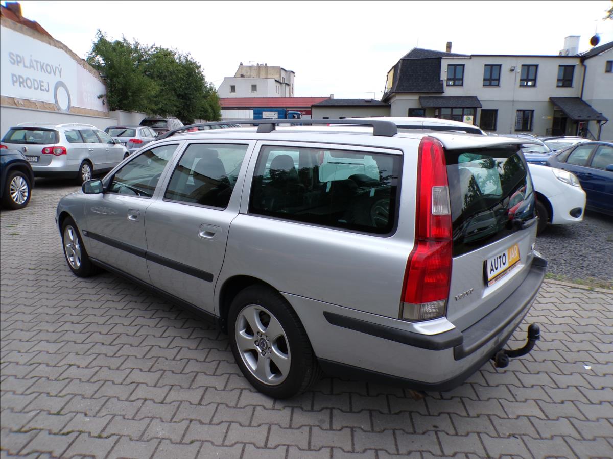 volvo-v70-2-4-d5-tazne-zarizeni-xenony - 3