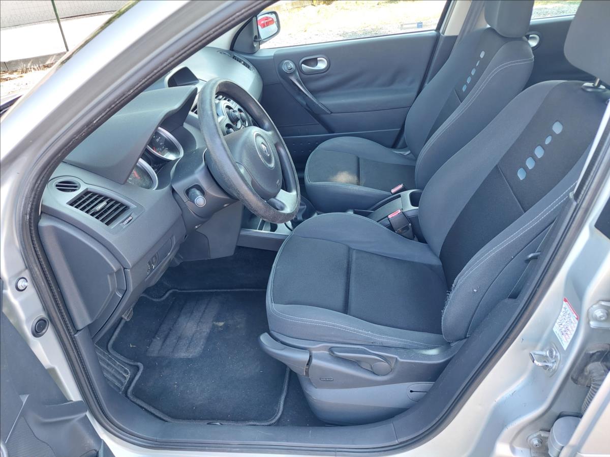 renault-megane-1-6-i-16v - 8