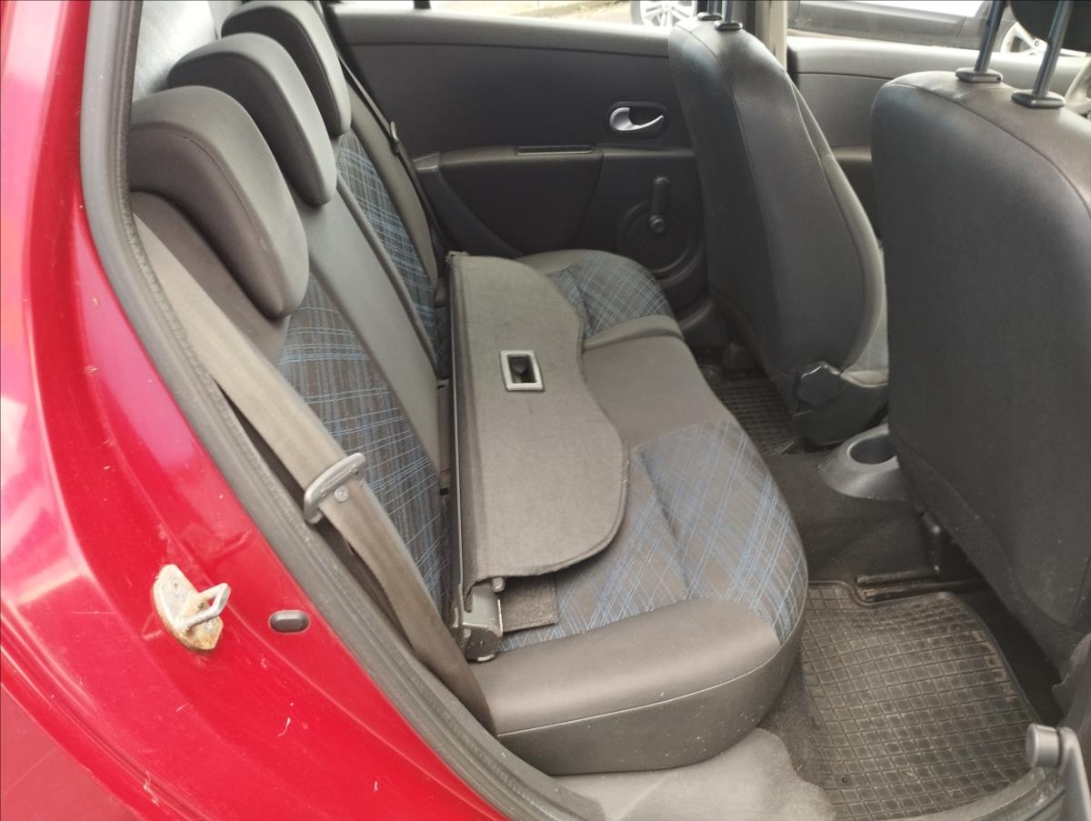 renault-clio-1-2-55kw-garazovane-servisovane - 9