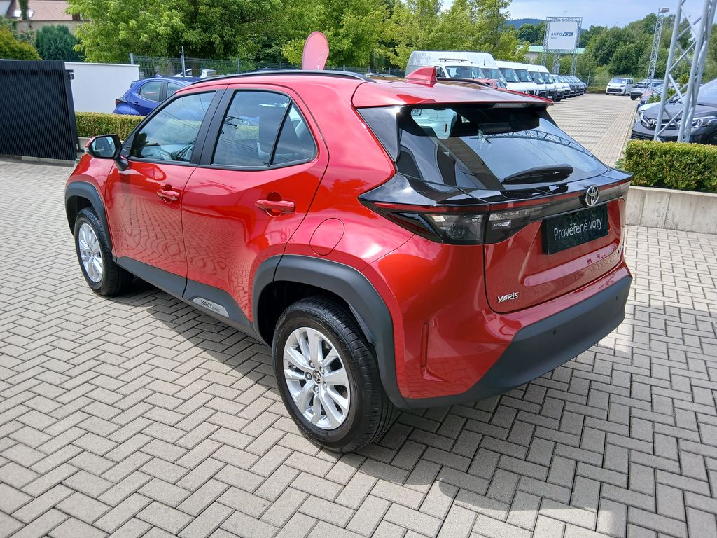 toyota-yaris-cross-1-5-hybrid-e-cvt-comfort - 3