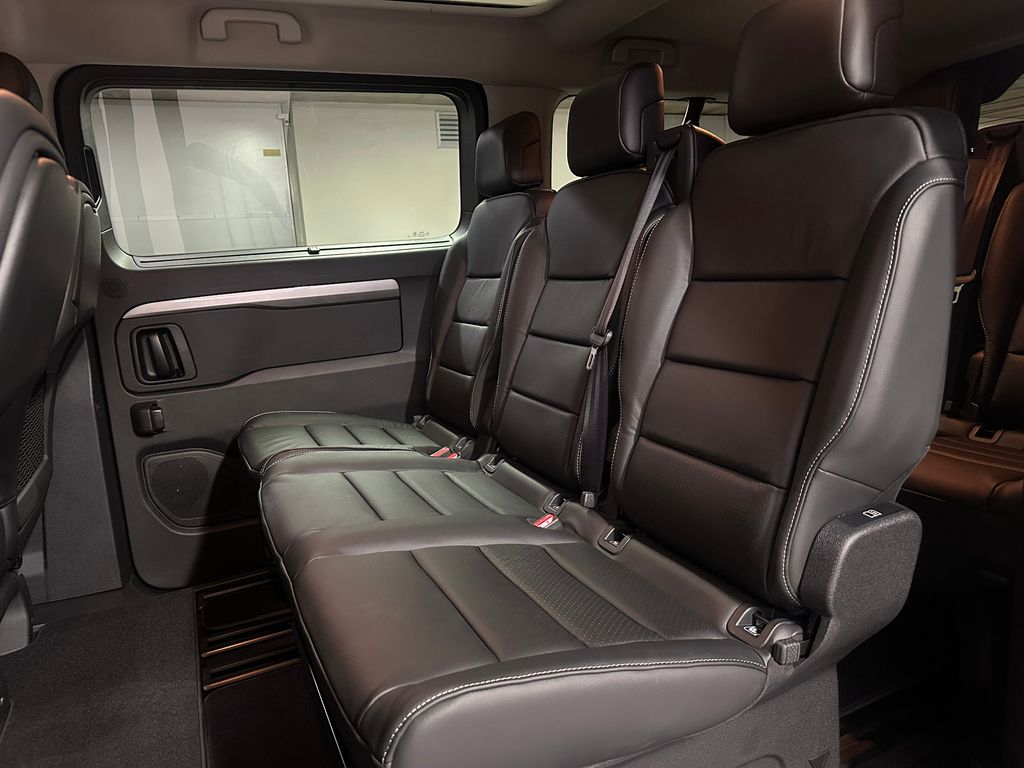 toyota-proace-verso-2-2-d-180k-l2-family-executive-webasto - 9