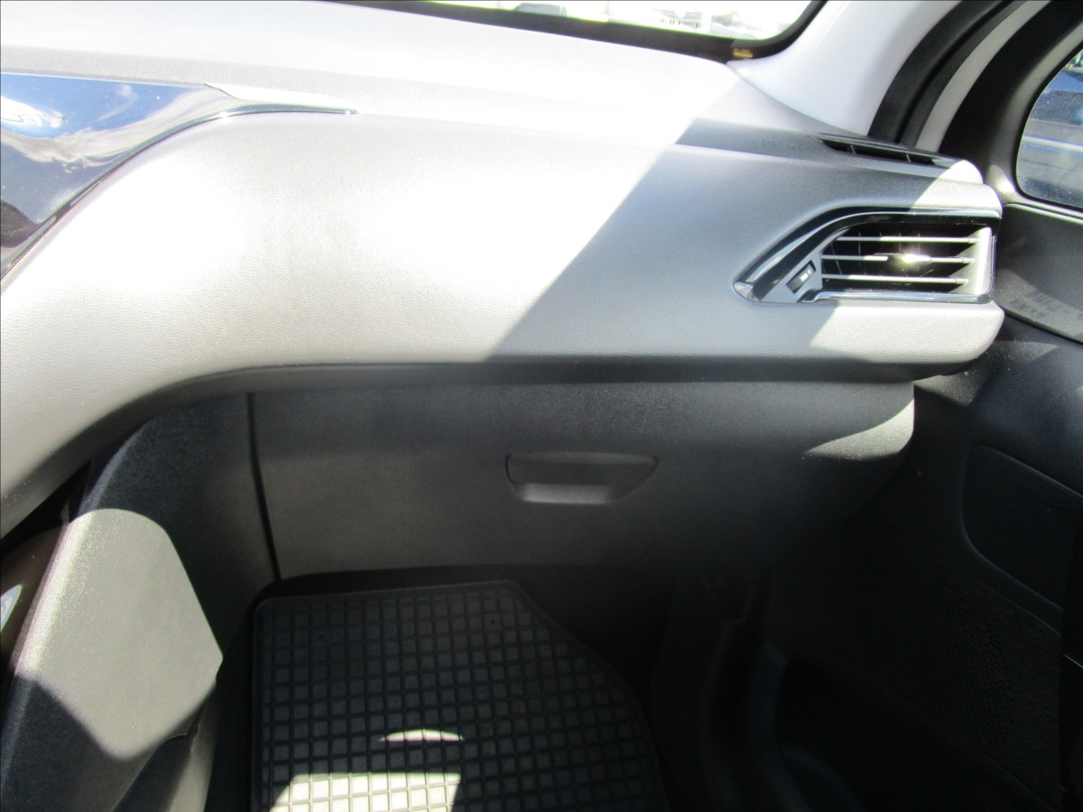 peugeot-208-1-2i-klima-navi - 9
