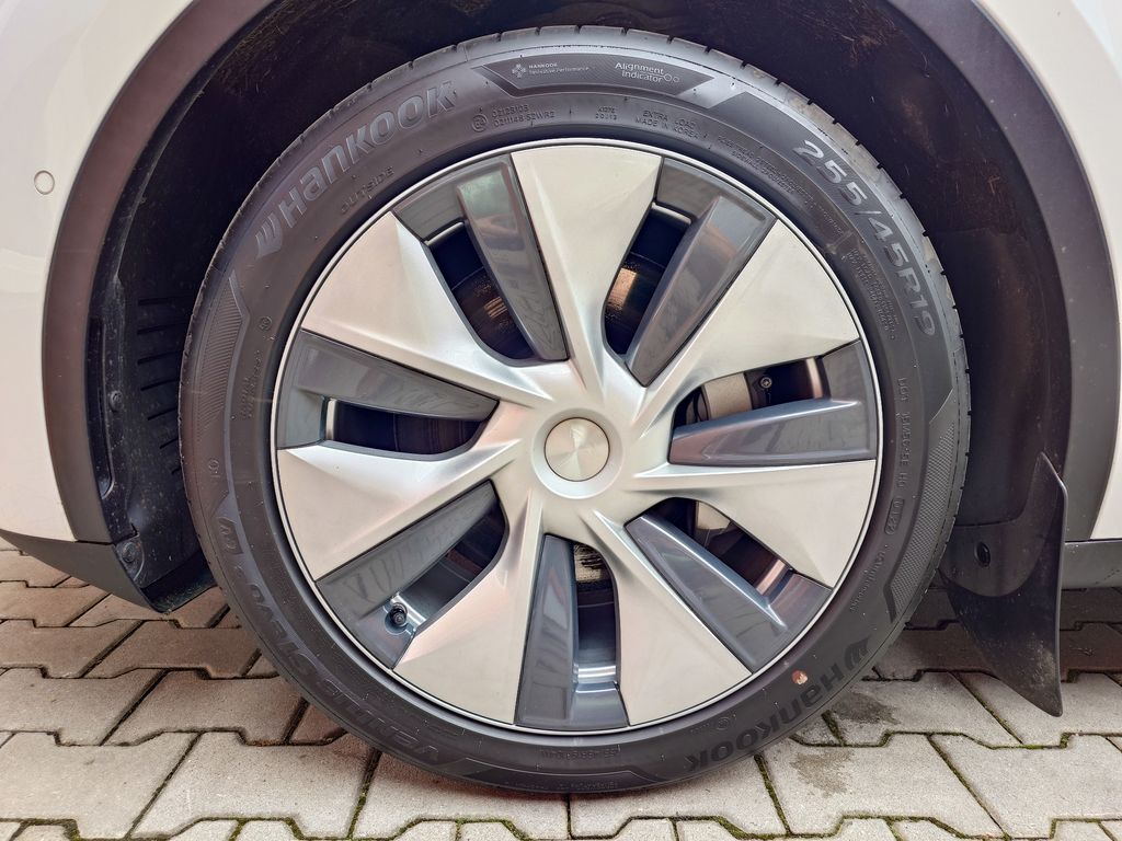 tesla-model-y-long-range-dual-motor-378-kw-s - 9