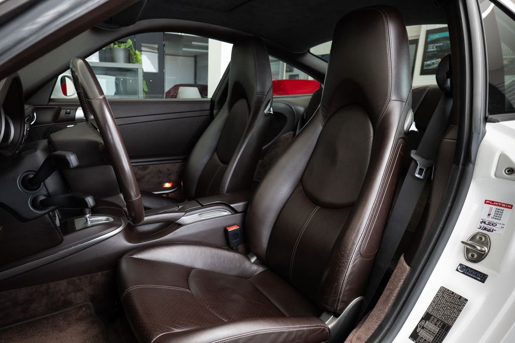 porsche-911-997-1-turbo-bose-vyhrivana-sedadla - 6