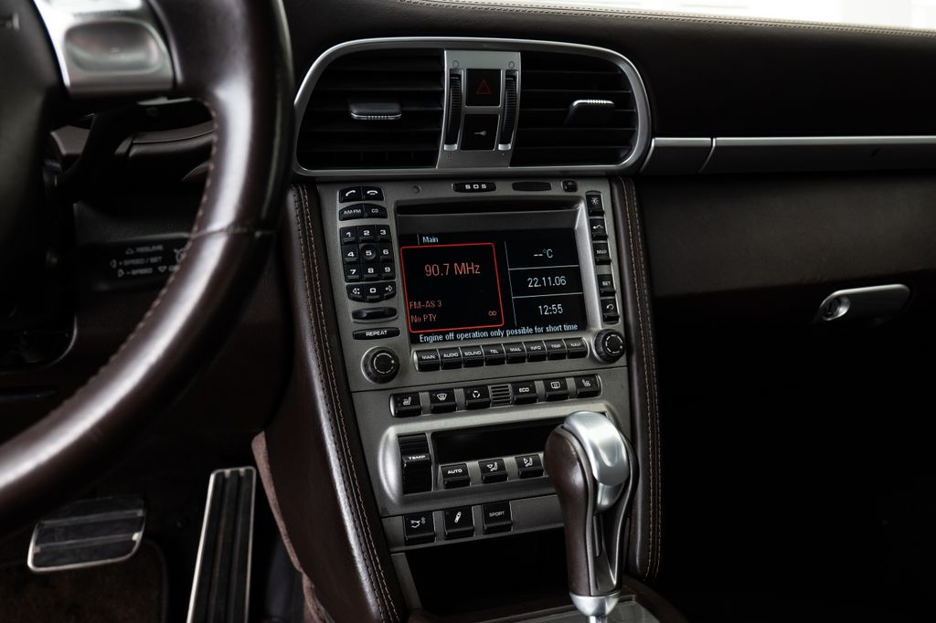porsche-911-997-1-turbo-bose-vyhrivana-sedadla - 8