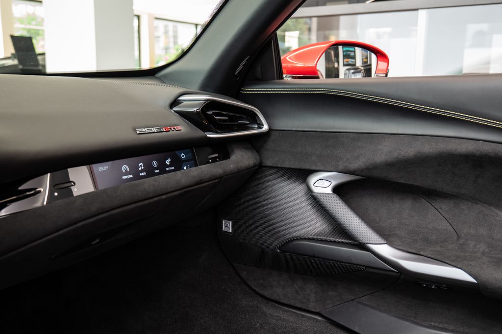 ferrari-spider-360-jbl-carplay - 9