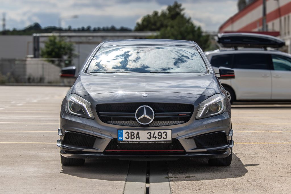 mercedes-benz-tridy-a-4matic-2013 - 1