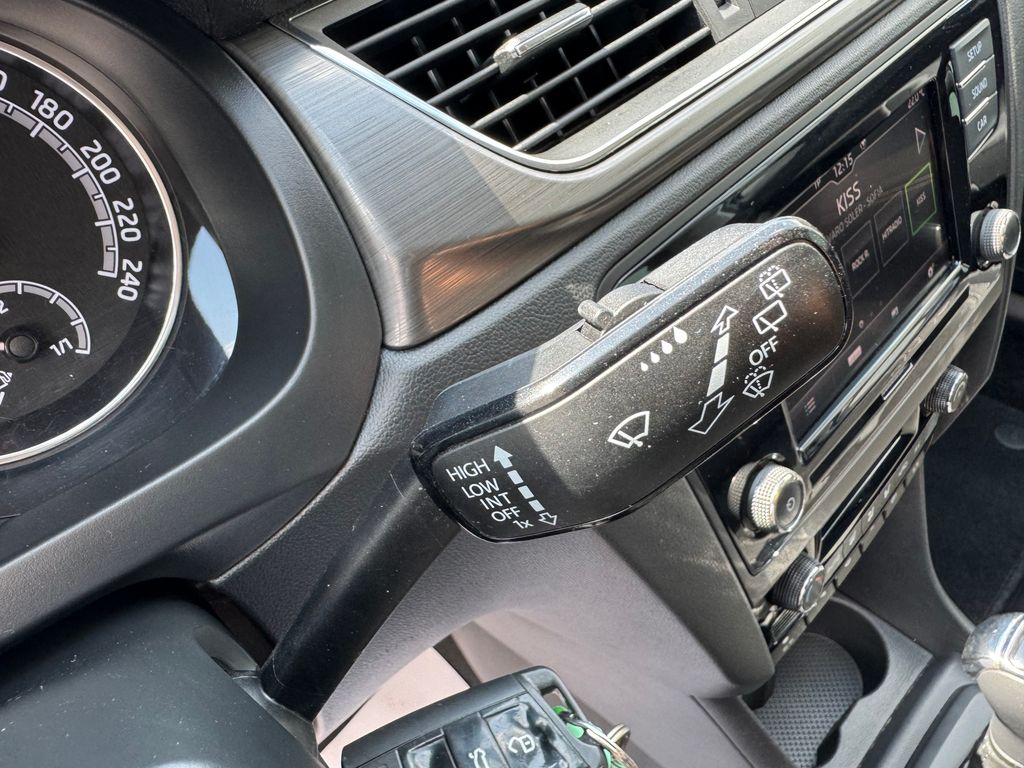 skoda-rapid-spb-1-0-tsi-dsg-style - 9