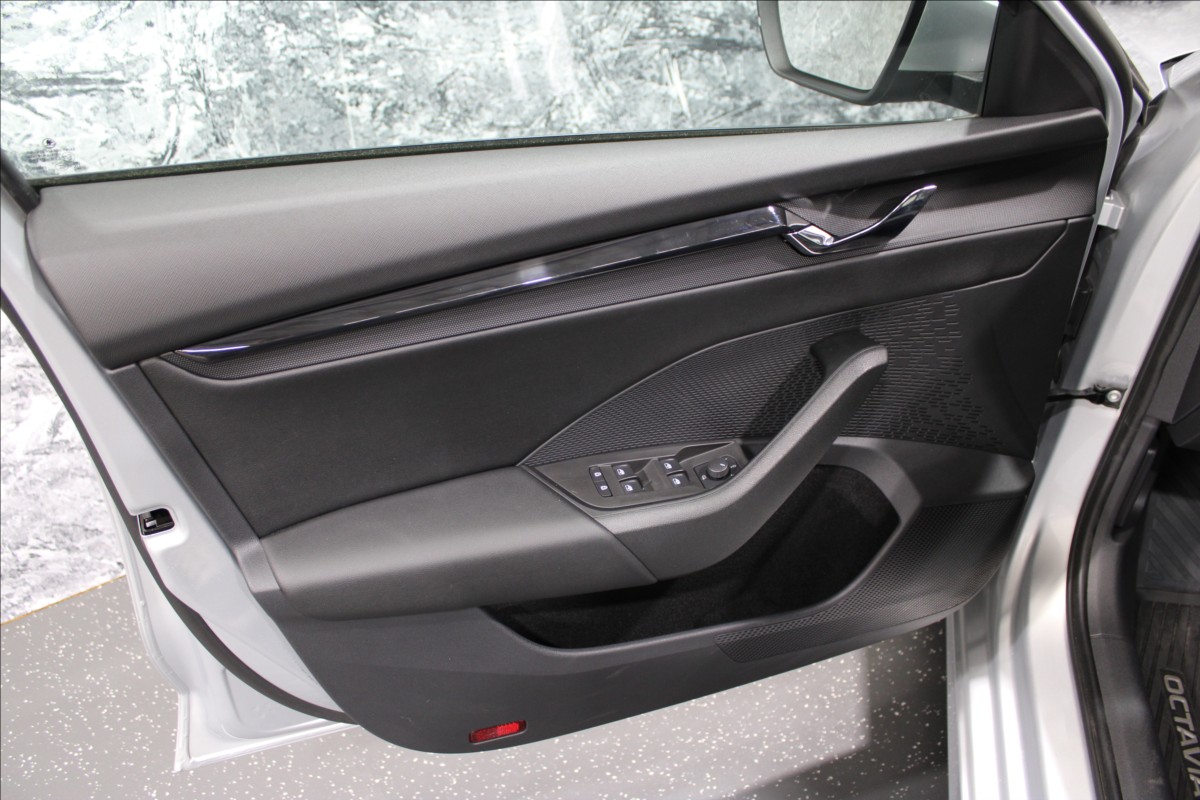 skoda-octavia-2-0-tdi-ambition-1-majitel-cz - 7