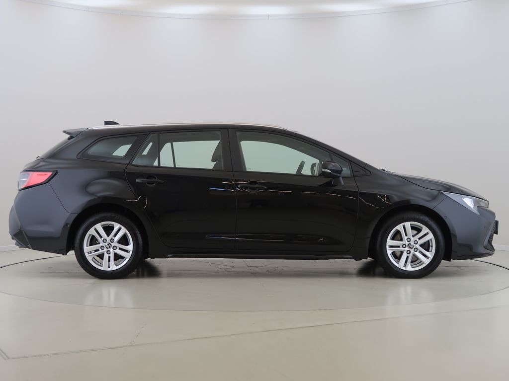toyota-corolla-2-0hybrid-cz-1maj-comforttech - 3
