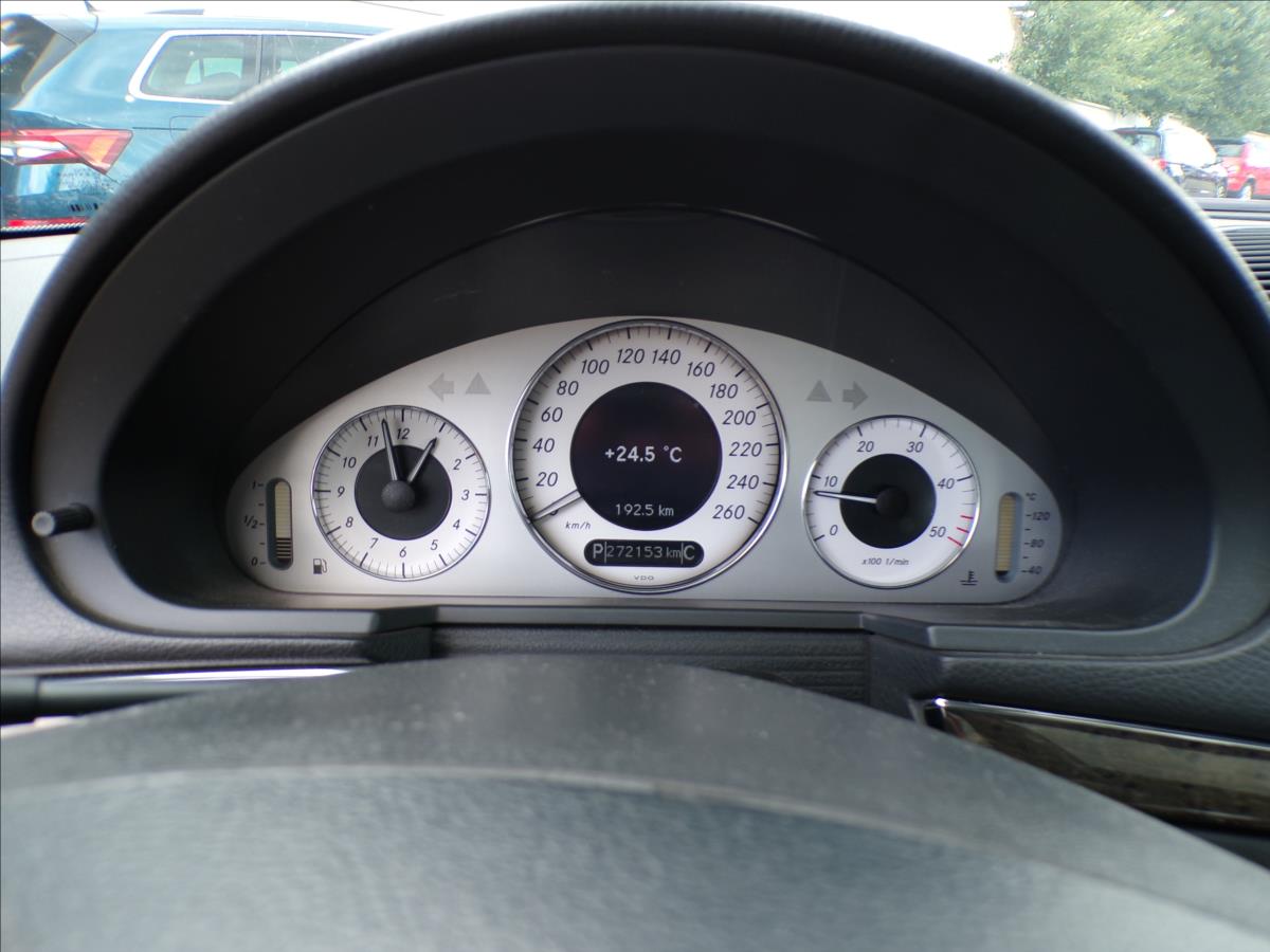 mercedes-benz-tridy-e-3-2-320cdi-avantgarde - 7