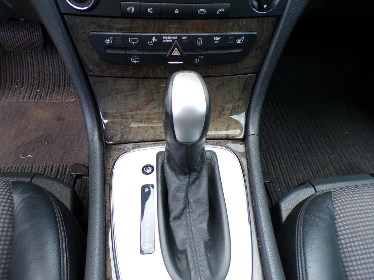 mercedes-benz-tridy-e-3-2-320cdi-avantgarde - 9