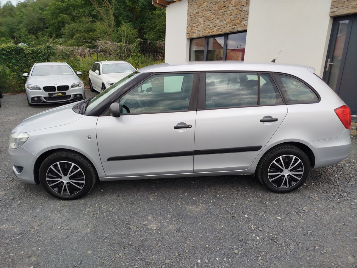 skoda-fabia-1-6-tdi-66-kw-klima-esp - 2
