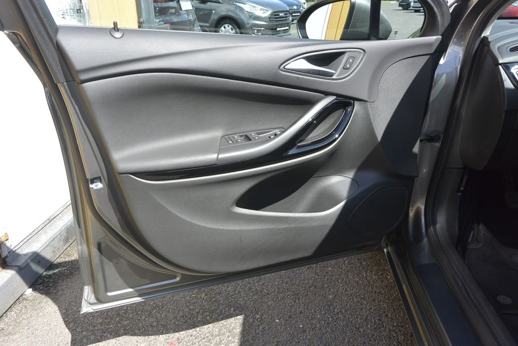 opel-astra-1-2i-96kw - 8