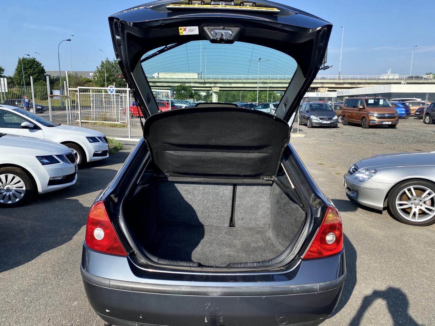 ford-mondeo-2-0-trend-1-majitel - 6