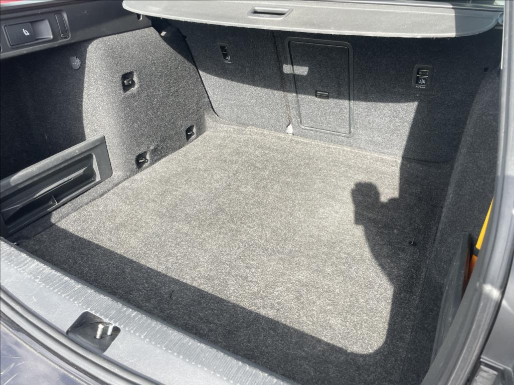 skoda-octavia-1-6-tdi-navi-dph - 6
