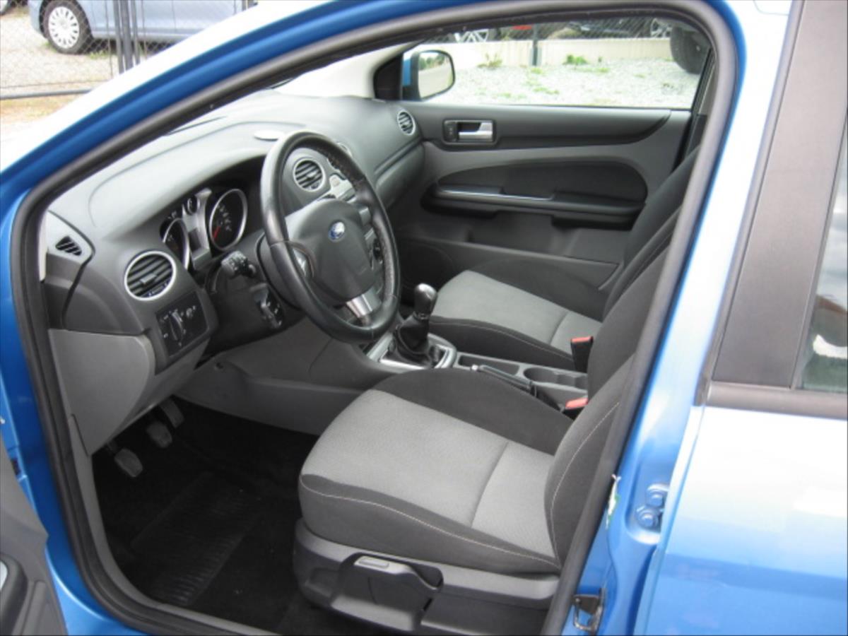 ford-focus-1-6-i - 7