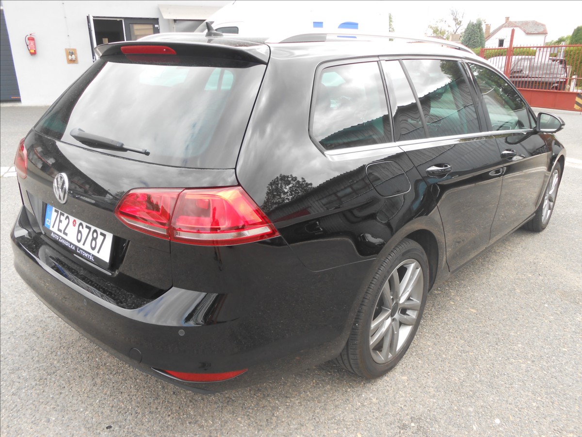 volkswagen-golf-2-0-tdi-110kw-highline - 5