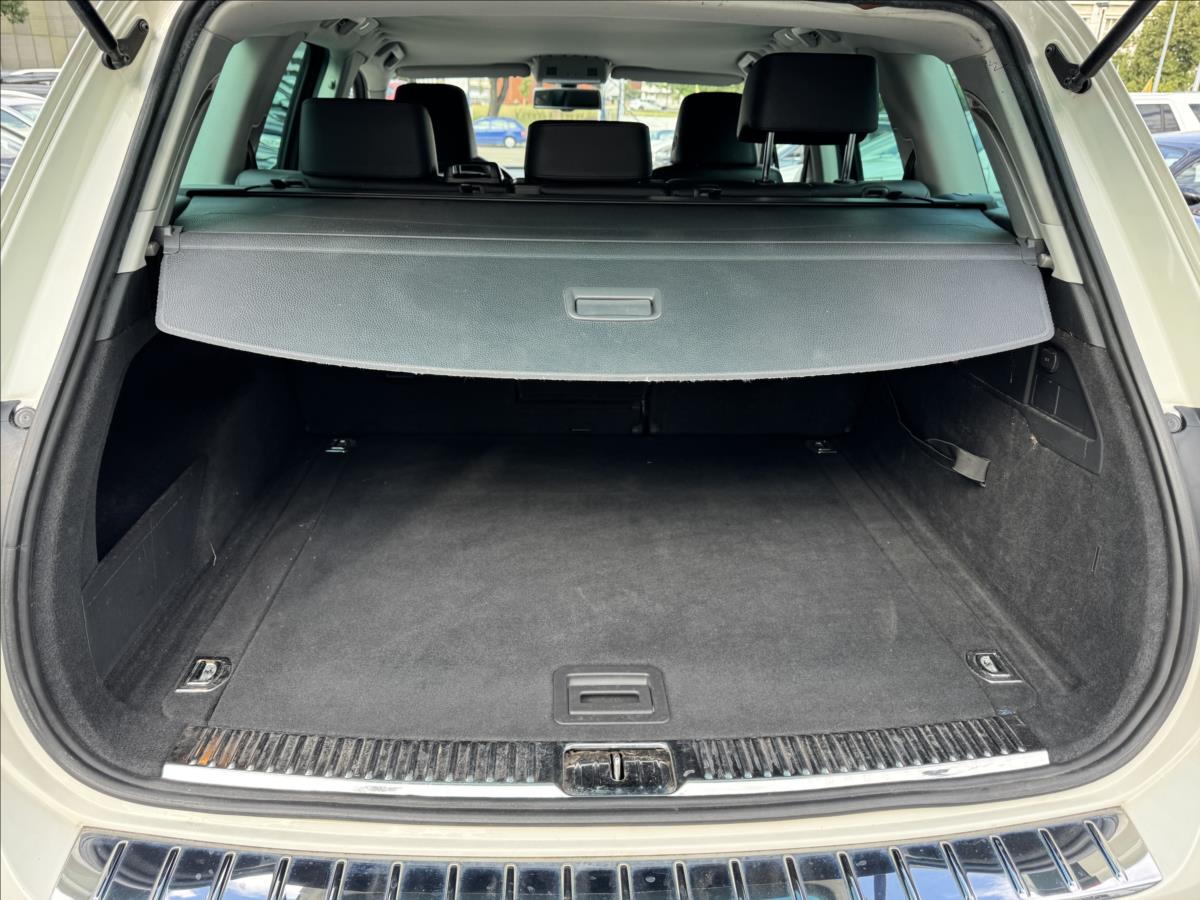volkswagen-touareg-3-0-led-pruziny-1-majitel - 8