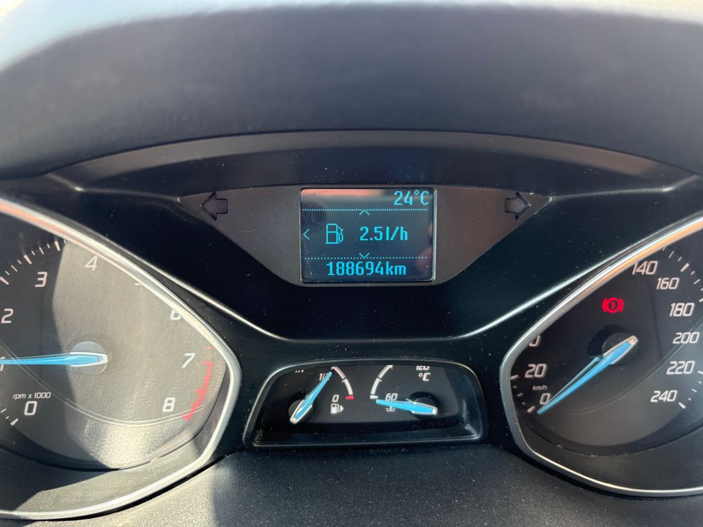 ford-c-max-1-6-110kw-aut-klima-vyhrevy - 8