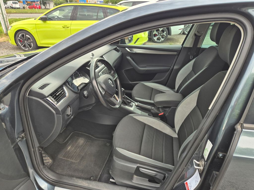 skoda-octavia-1-6-tdi-dsg-81kw-serviska - 8