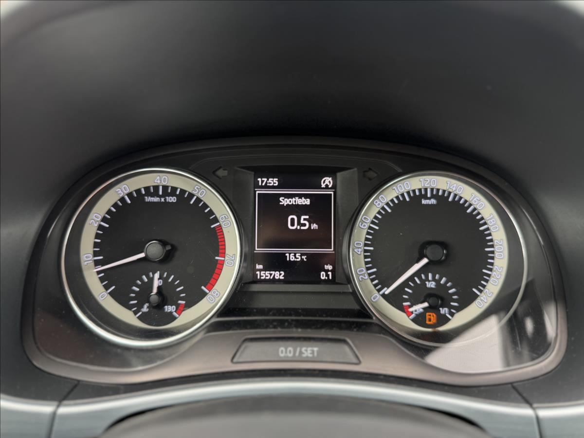 skoda-fabia-1-2-tsi-66kw-edition-combi-led-navi-alu - 9