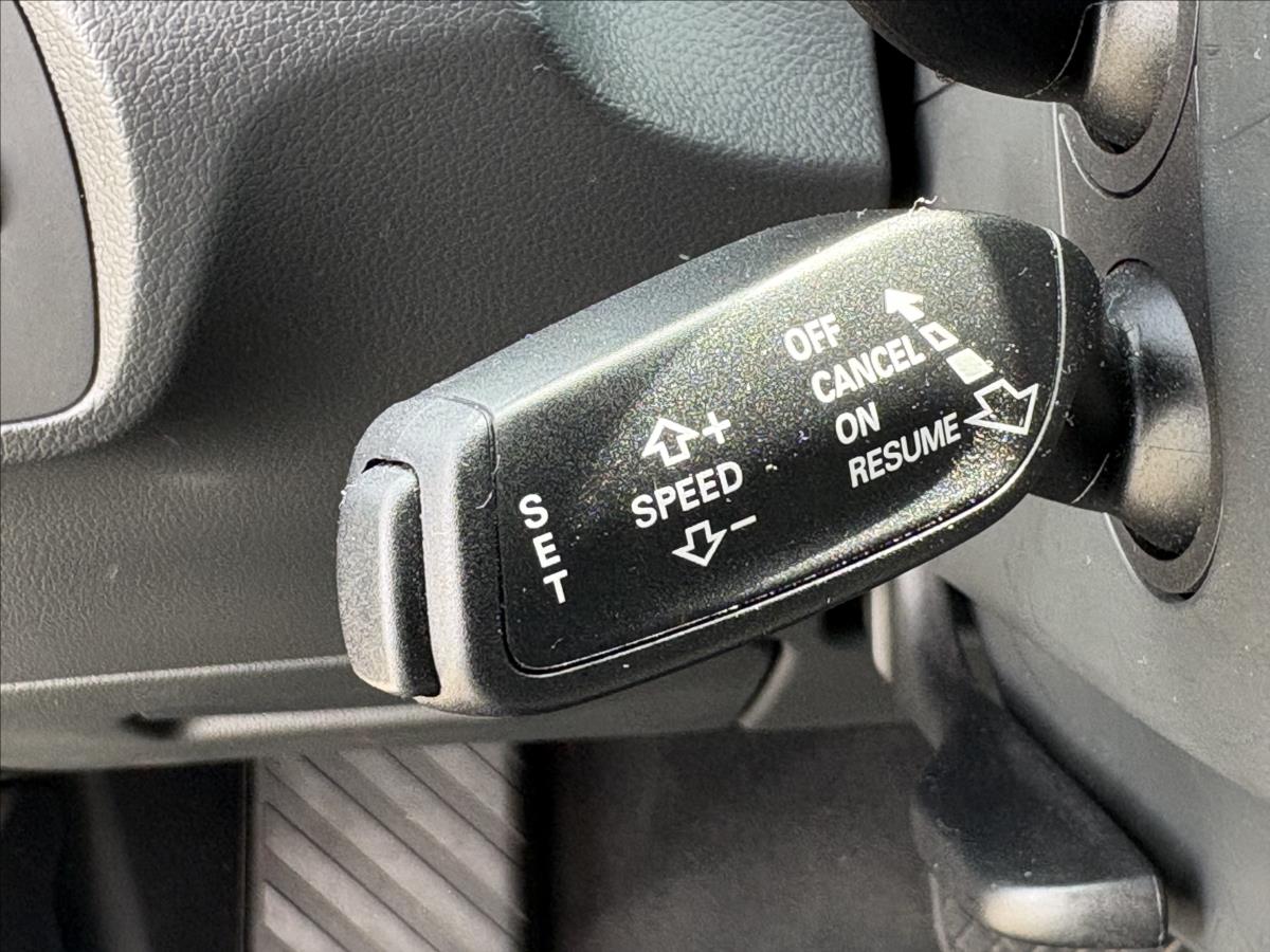 audi-q3-2-0-tdi110kw-s-tr-led-nav-vyhr - 6
