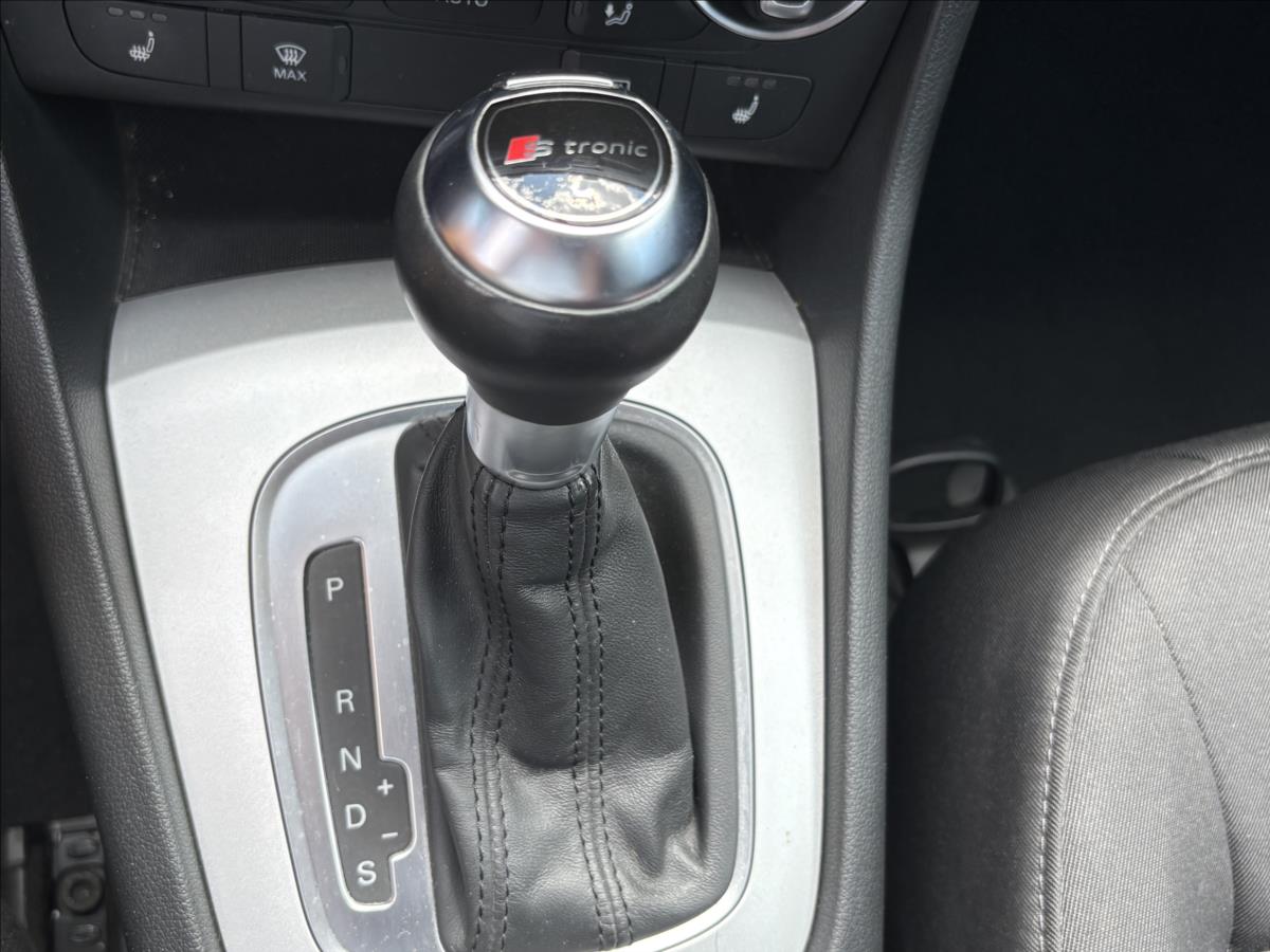 audi-q3-2-0-tdi110kw-s-tr-led-nav-vyhr - 8