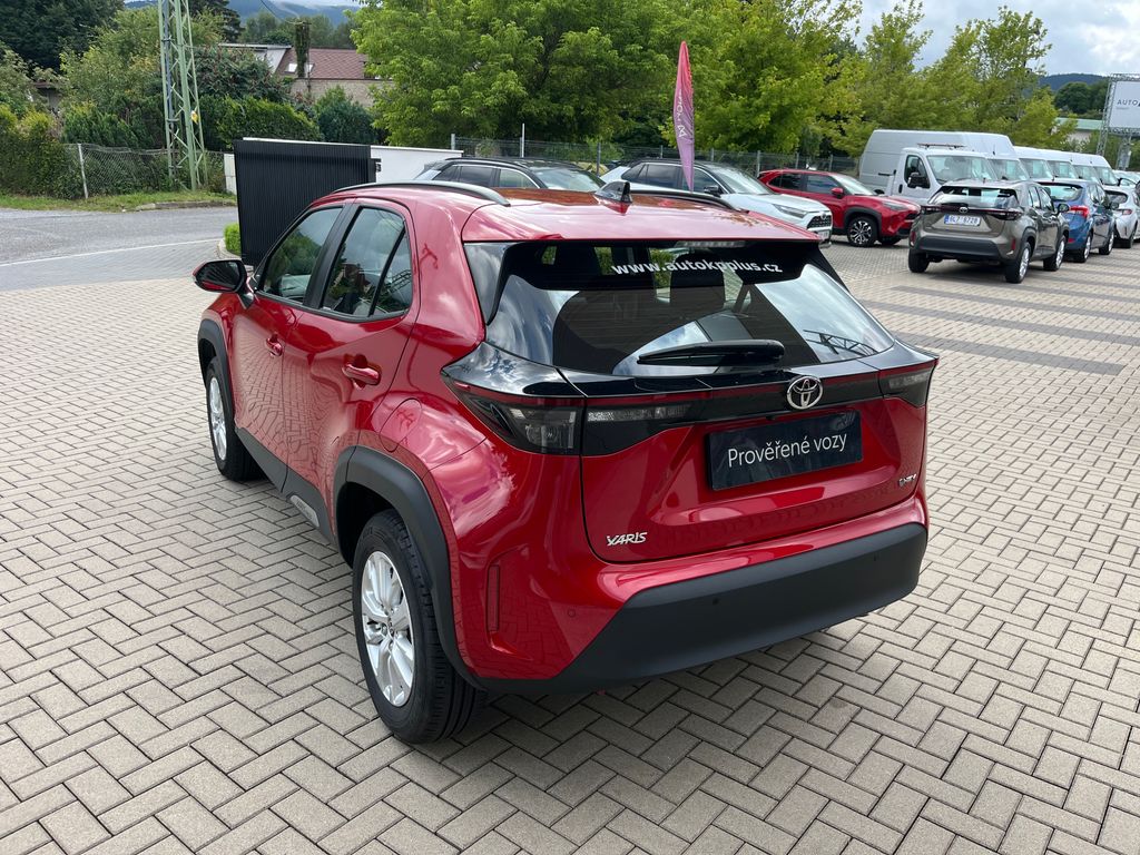 toyota-yaris-cross-1-5-hybrid-e-cvt-comfort - 3