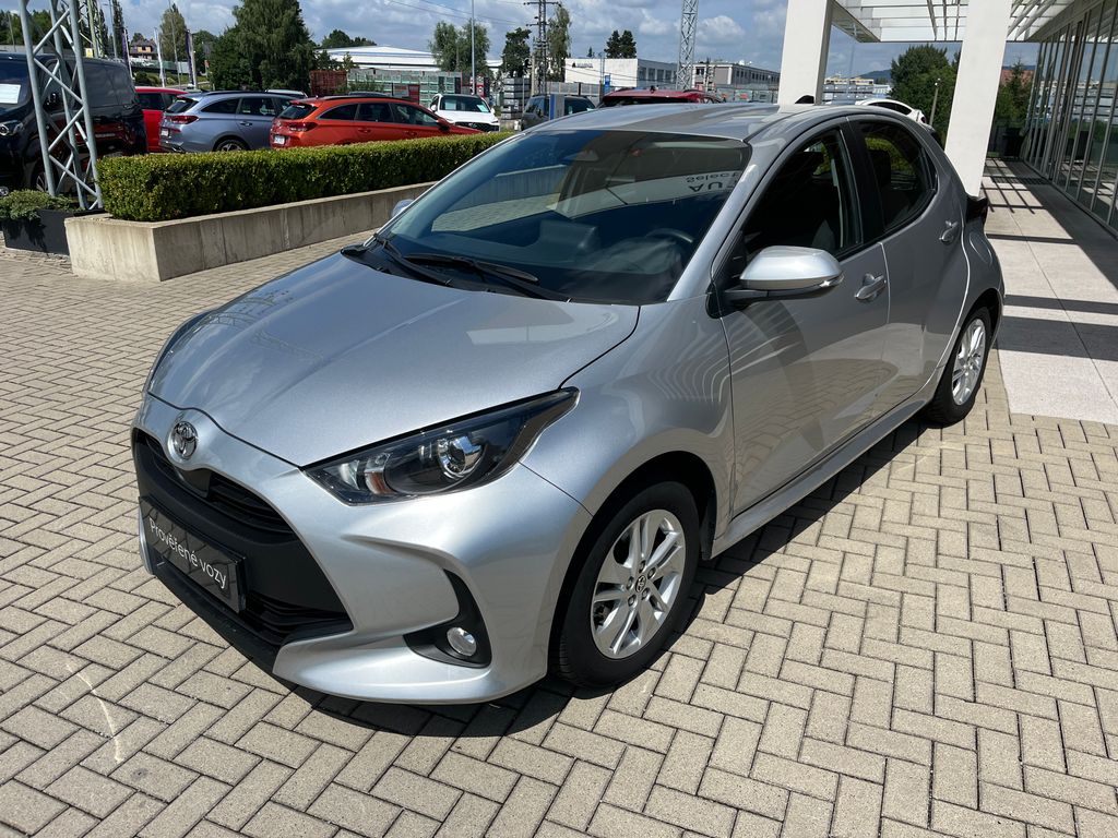 toyota-yaris-1-5-hybrid-e-cvt-comfort - 1