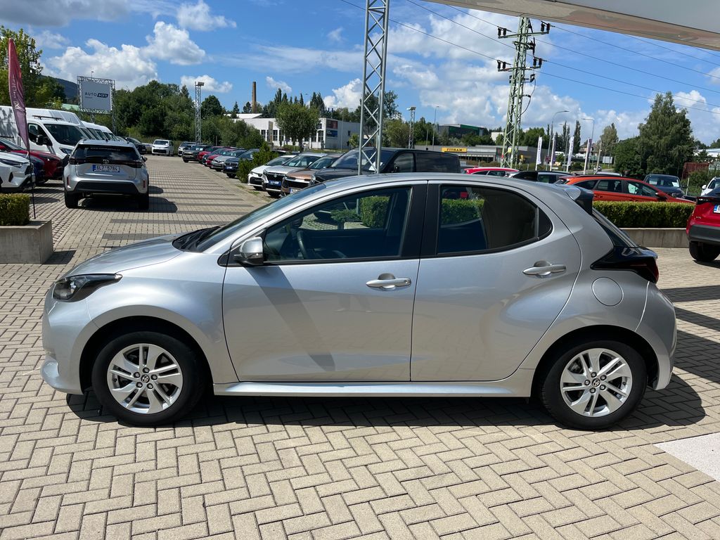 toyota-yaris-1-5-hybrid-e-cvt-comfort - 2