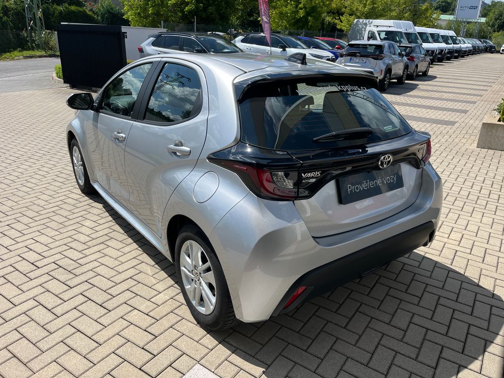 toyota-yaris-1-5-hybrid-e-cvt-comfort - 3