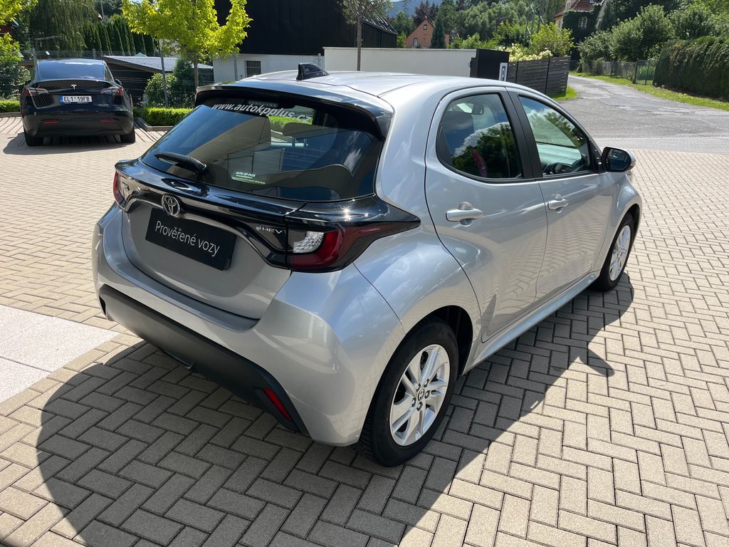 toyota-yaris-1-5-hybrid-e-cvt-comfort - 5