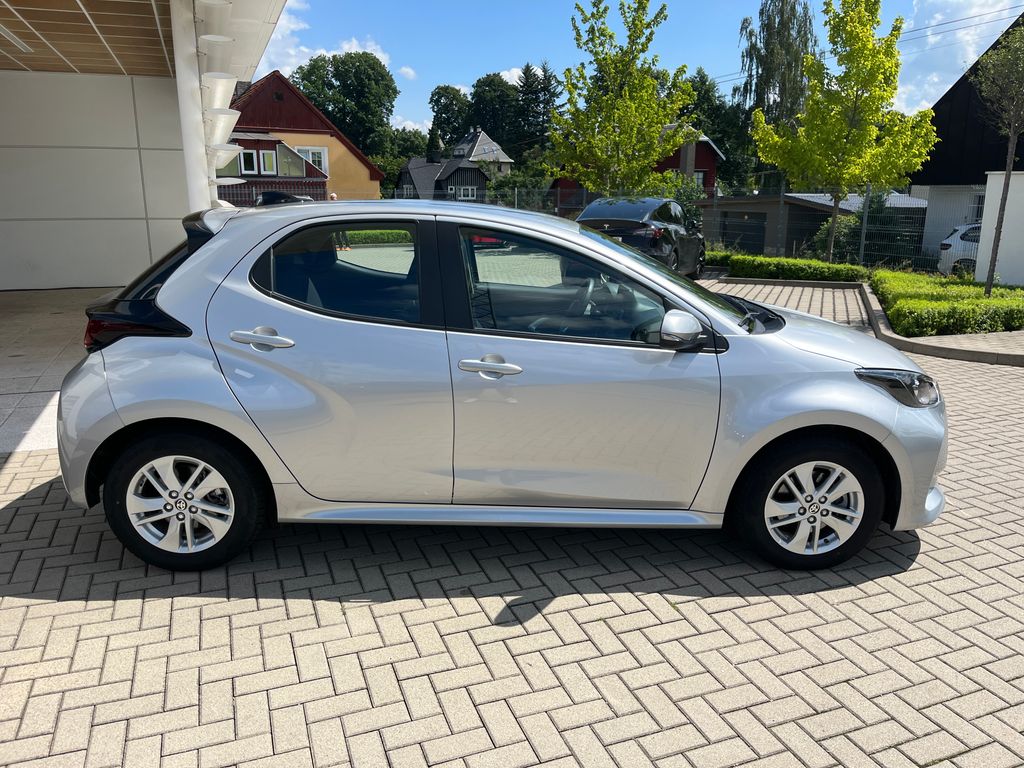 toyota-yaris-1-5-hybrid-e-cvt-comfort - 6