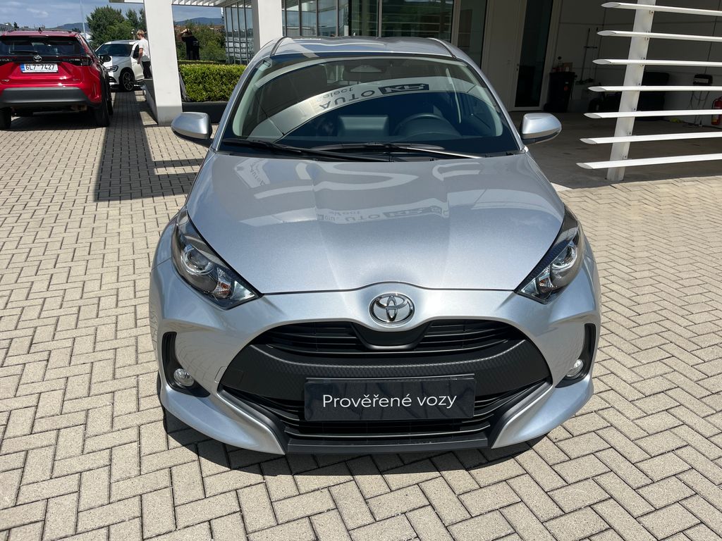 toyota-yaris-1-5-hybrid-e-cvt-comfort - 8