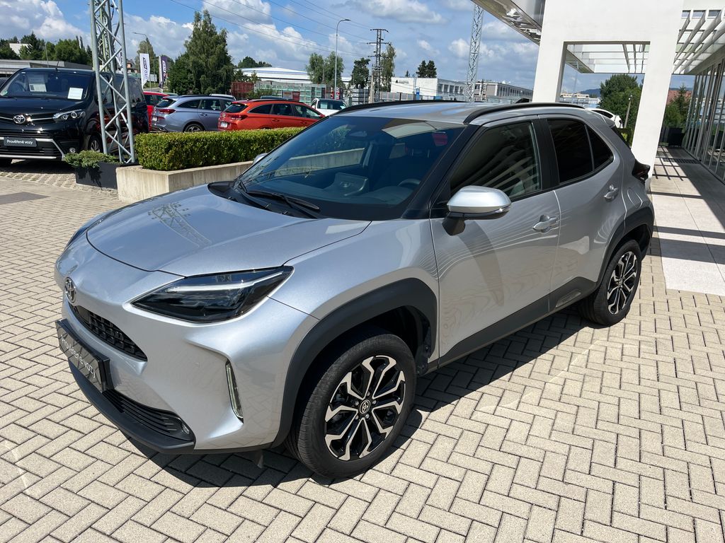 toyota-yaris-cross-1-5-hybrid-e-cvt-4x4-style - 1