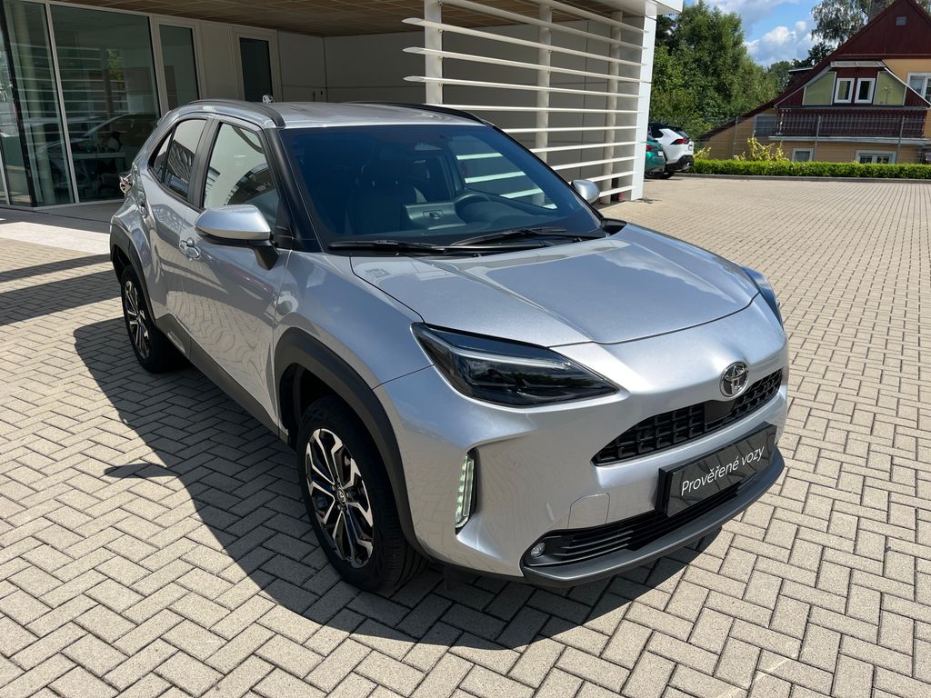toyota-yaris-cross-1-5-hybrid-e-cvt-4x4-style - 7