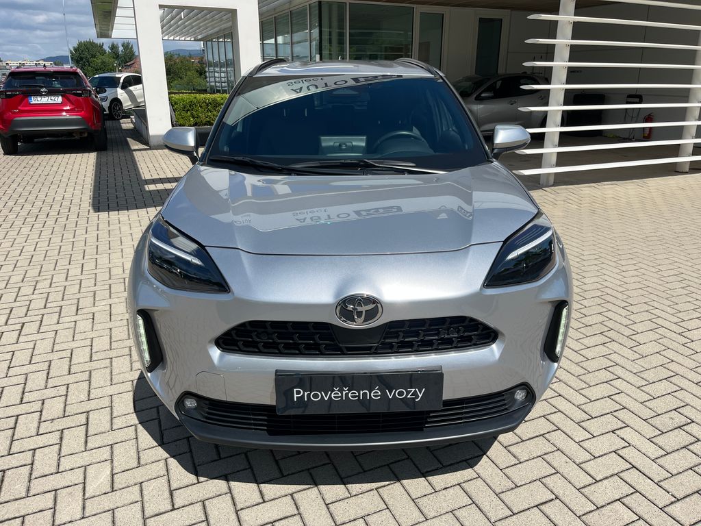 toyota-yaris-cross-1-5-hybrid-e-cvt-4x4-style - 8