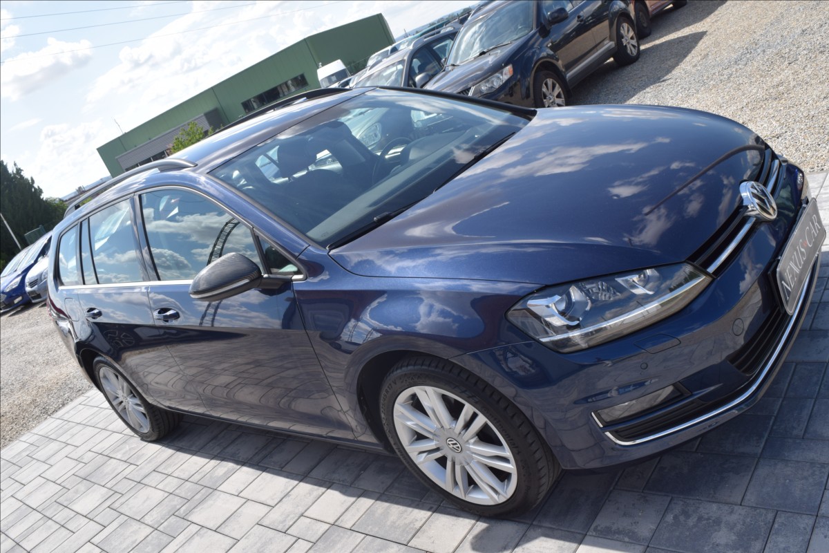 volkswagen-golf-2-0-tdi-110kw-kamera-xenony - 3