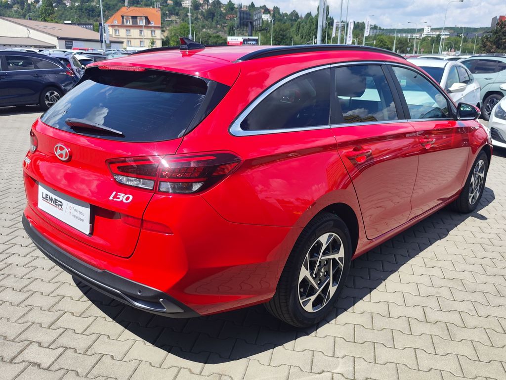 hyundai-i30-1-5-t-gdi-103kw-style-safety - 4