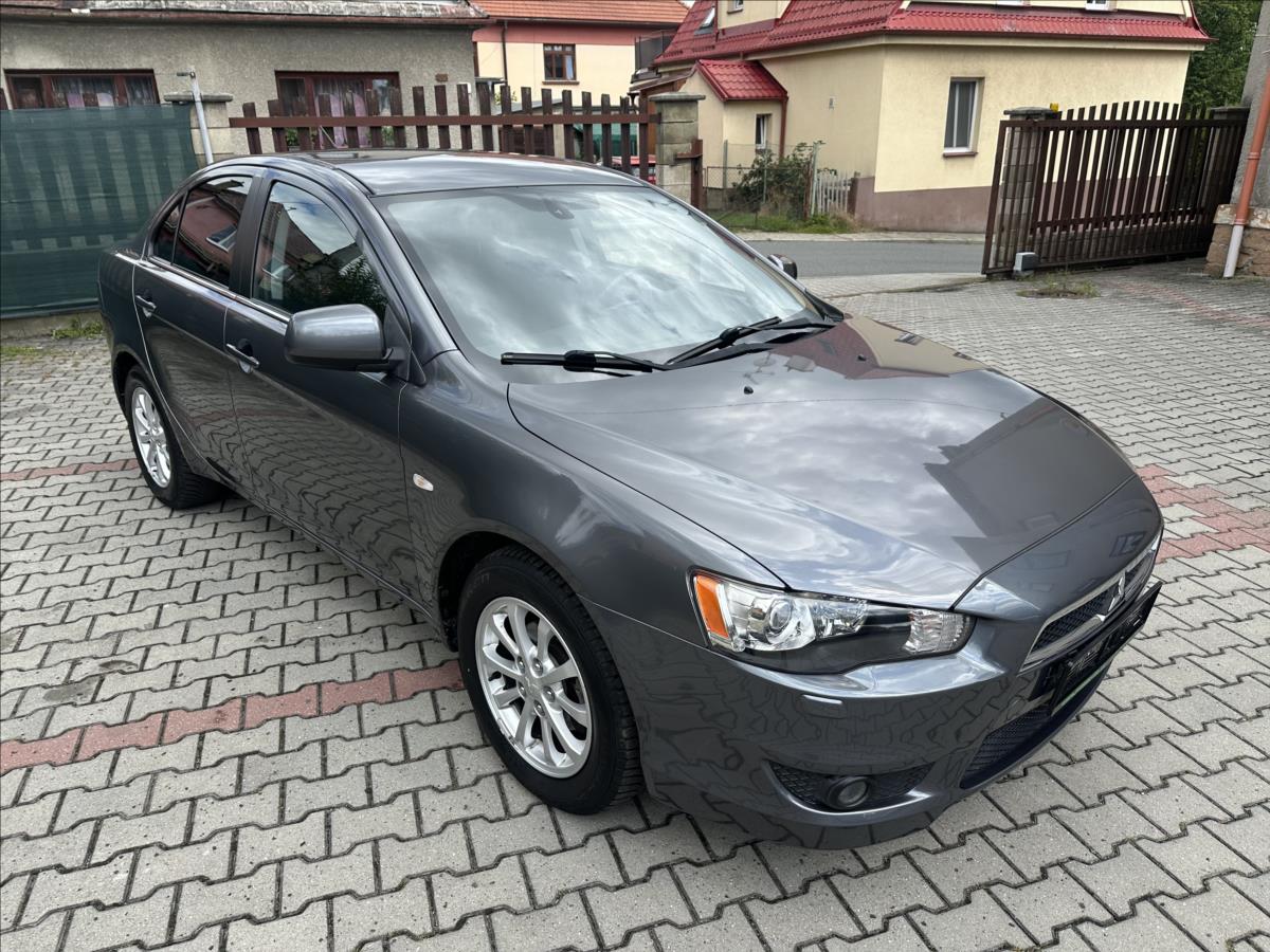 Mitsubishi Lancer 1,6 33 tis KM !! TOP STAV !!