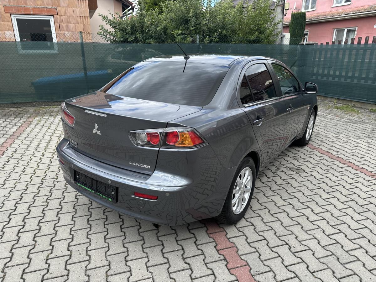 mitsubishi-lancer-1-6-33-tis-km-top-stav - 2