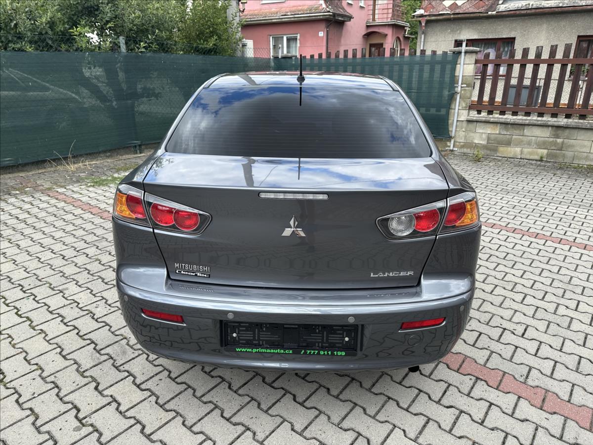 mitsubishi-lancer-1-6-33-tis-km-top-stav - 5