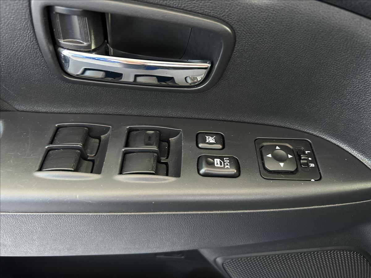 mitsubishi-asx-2-0-110kw-cr-1-majitel-serviska - 9