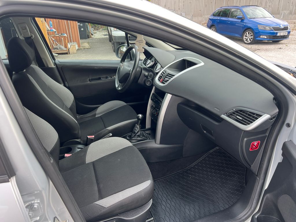 peugeot-207-1-4i - 7