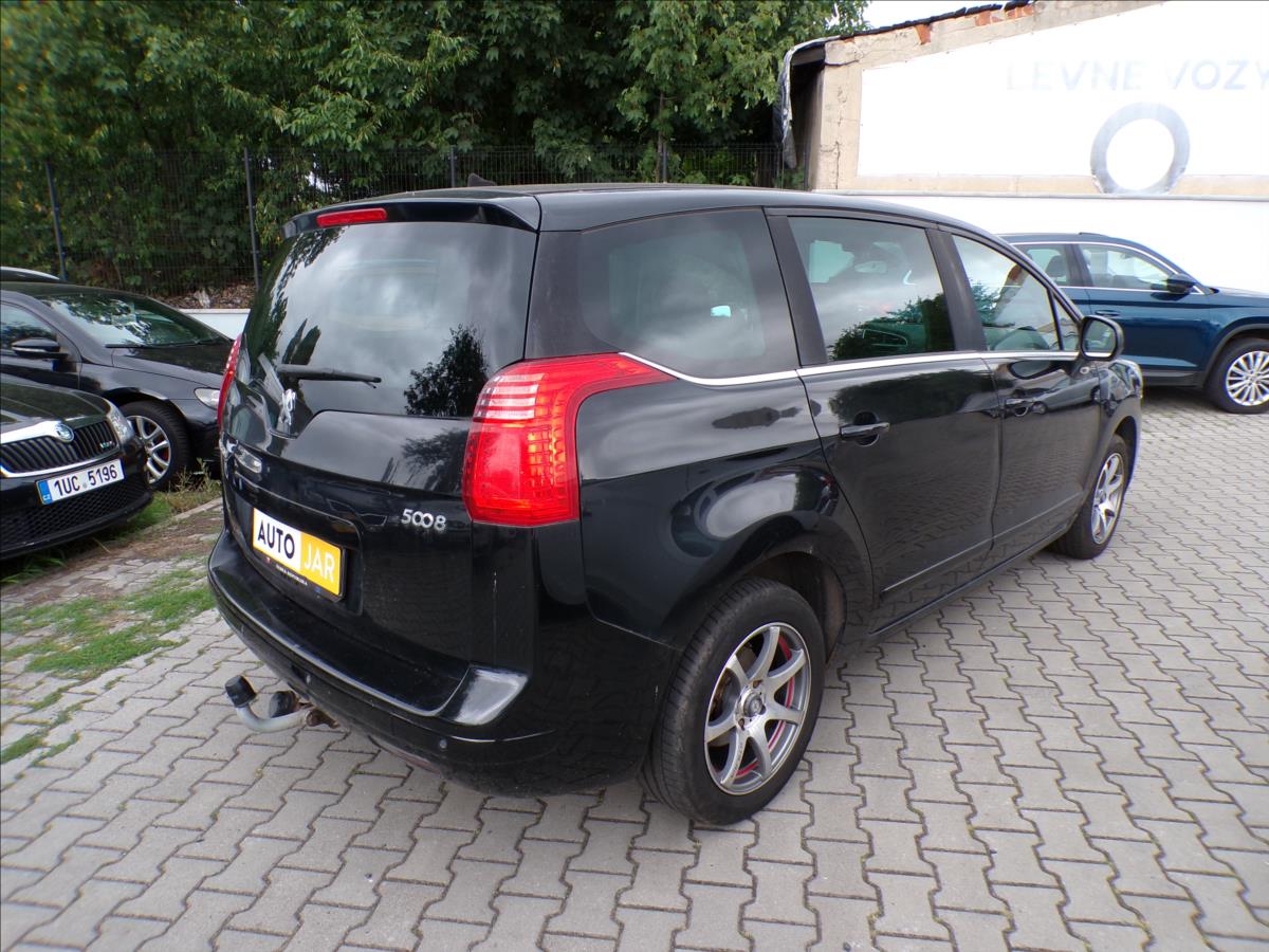 peugeot-5008-2-0-hdi-tazne-zarizeni - 4