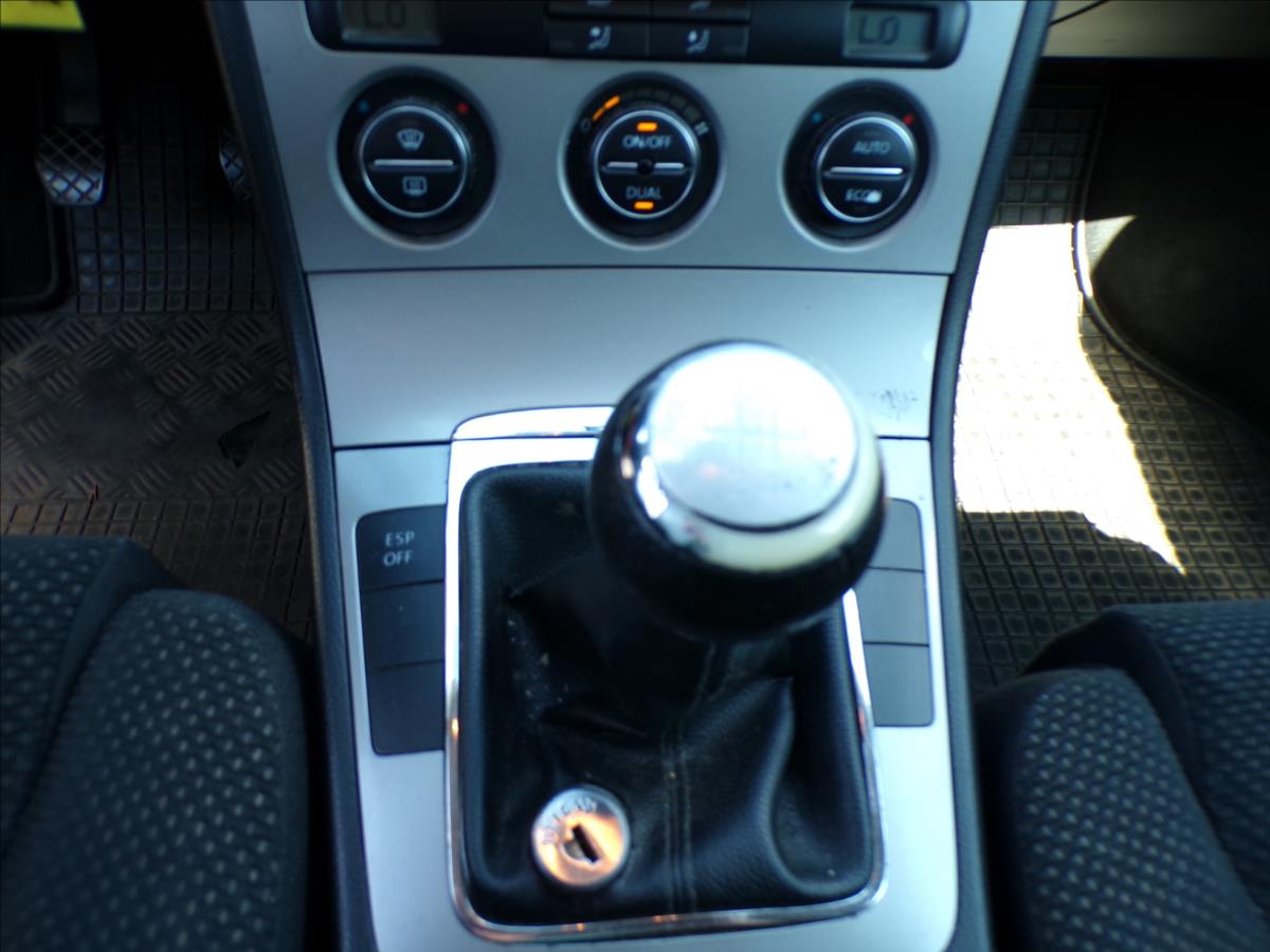 volkswagen-passat-1-9-tdi-n1-tazne-zarizeni - 9