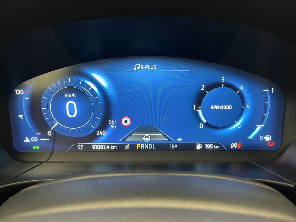 ford-kuga-2-0-eb-140-kw-awd-titanium - 9