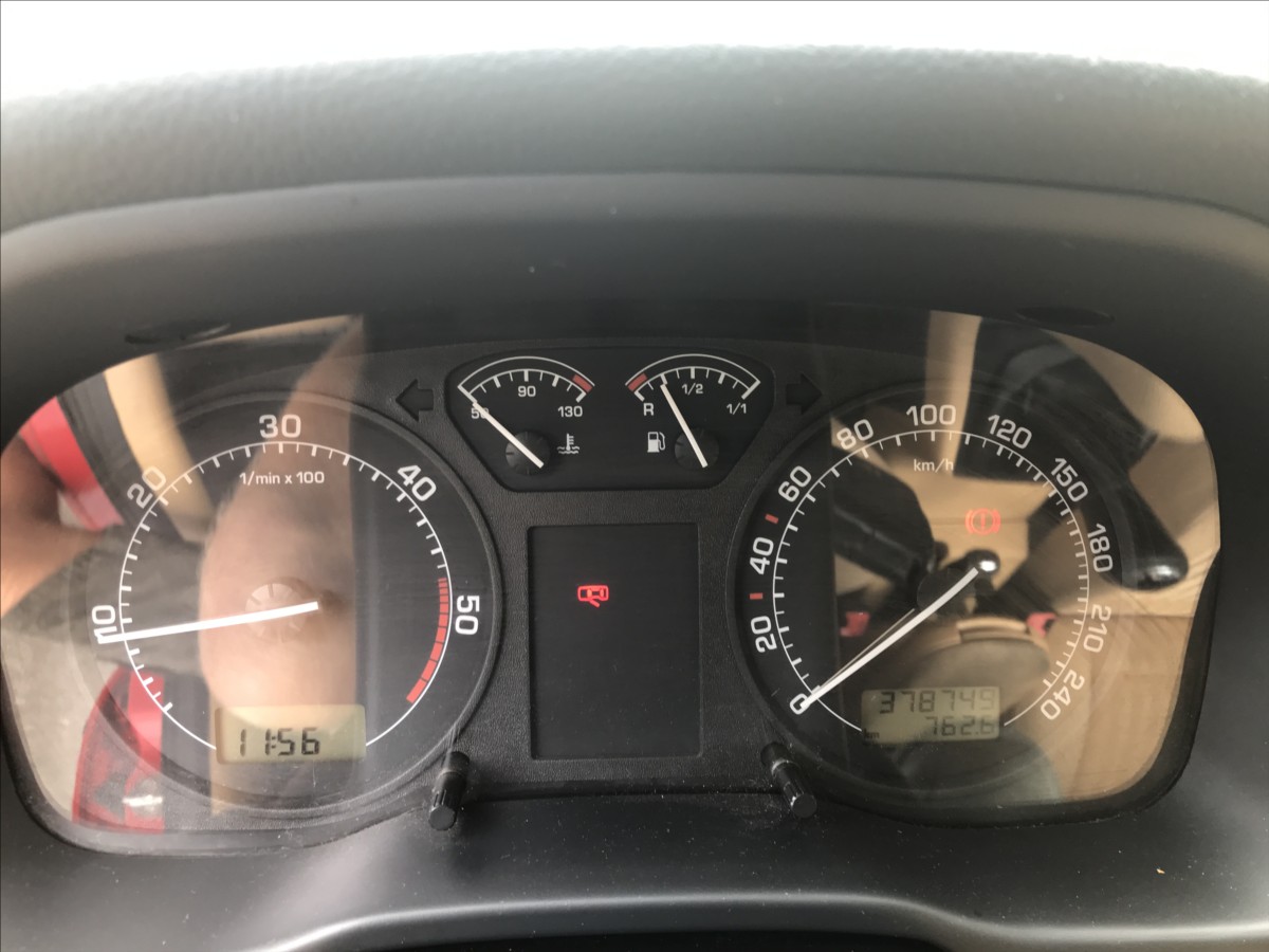 skoda-octavia-1-9-tdi-66kw-combi - 8