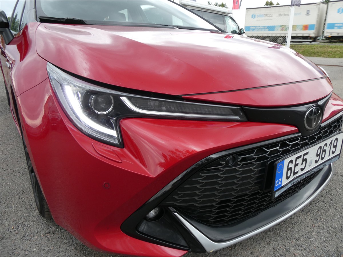 toyota-corolla-2-0-hybrid-e-cvt-gr-sport-112kw-1-majitel - 2